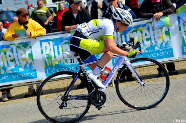 An Post Rás na mBan: Natalie Grinczer devant la Bretonne Coralie Demay 8 Coralie Demay 2ème du chrono, 5ème du général (photo Archive Olivia Nieto)