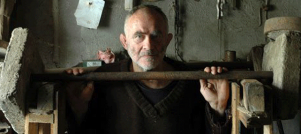 La vie extraordinaire de Mick Murphy "Iron Man" 10 La musculation à la dure, des blocs de béton chaque jour