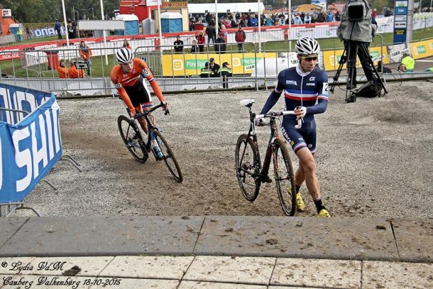 Coupe du Monde de cyclo-cross: L'Italien Gioele Bertolini l'emporte chez les espoirs, Clément Russo 3ème 8 Clément Russo termine 3 ème