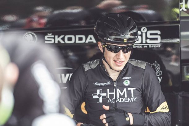 L'Ecossais Stuart Balfour: "Apprendre le métier de coursier avec le team Dynamo Cover" 7 Stuart Balfour avec HMT Académie (Photo Russel Ellis pour HMT Académie)