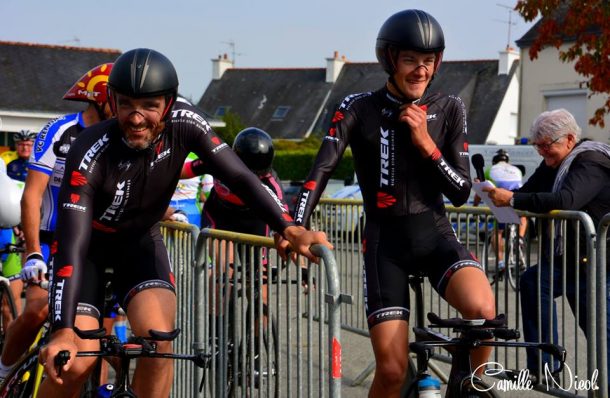 Arnaud Le Goff (à gauche) et Jérémy Bescond, les 2 "potes" en duo sur le contre la montre (photo Camille Nicol)