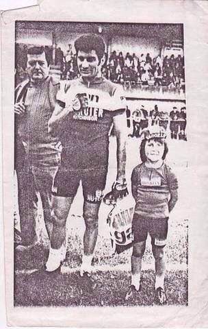 Avec Raymond Poulidor, Gianni junior pose fièrement !