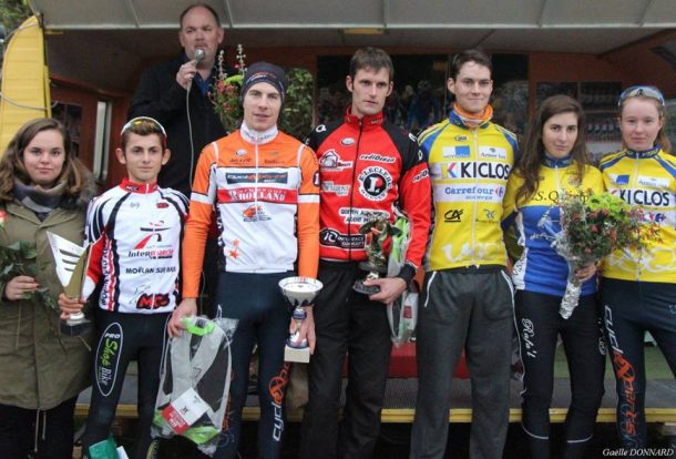 Cyclo-cross à Plounéour-Lanvern: Christophe Le Bouedec s'impose 9 Le podium au complet (photo Gaëlle Donnard)