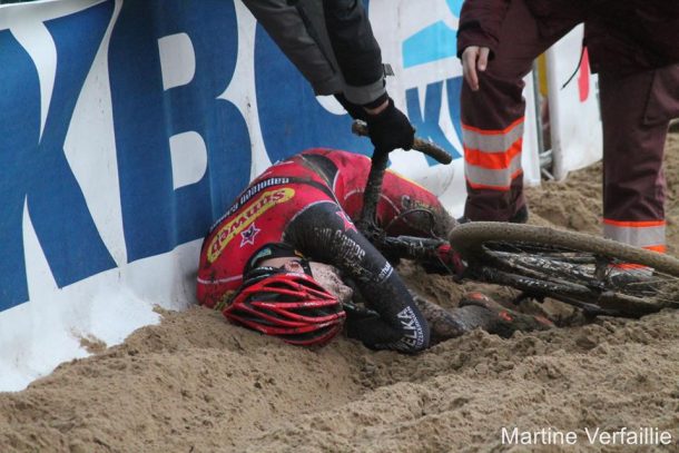 Michael Vanthourenhout blessé devra être évacué