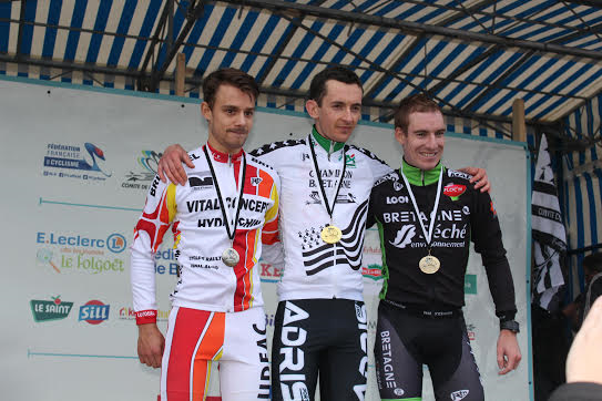 Championnat de Bretagne: Florian Le Corre reprend sa couronne 7 le podium du championnat de Bretagne (Photo Camille Le Saux)