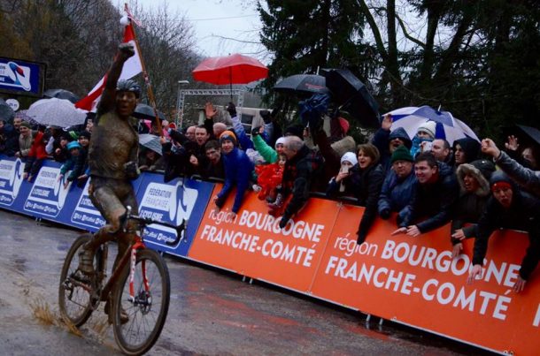 La Franche Comté était derrière Francis Mourey hier (photo Luc L'homme)