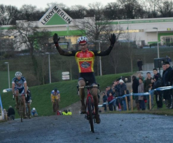 2ème victoire du Breton en 2 courses sous les couleurs Raleigh (photo Enora Geffroy)