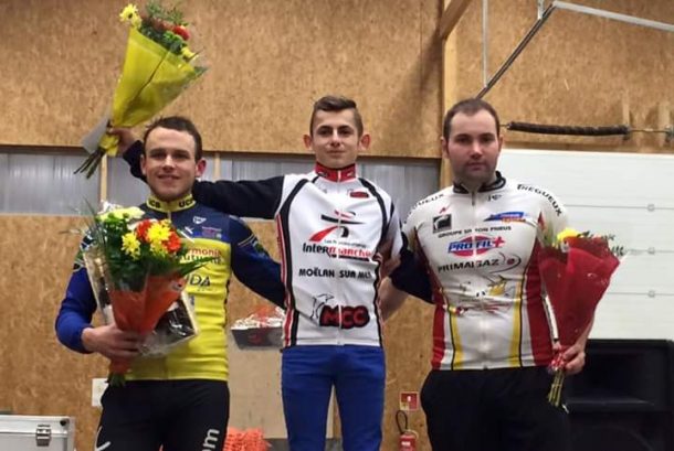 Le Podium (DR Cyclo-cross indoor de Carhaix Crédit photo : syl20pictures)