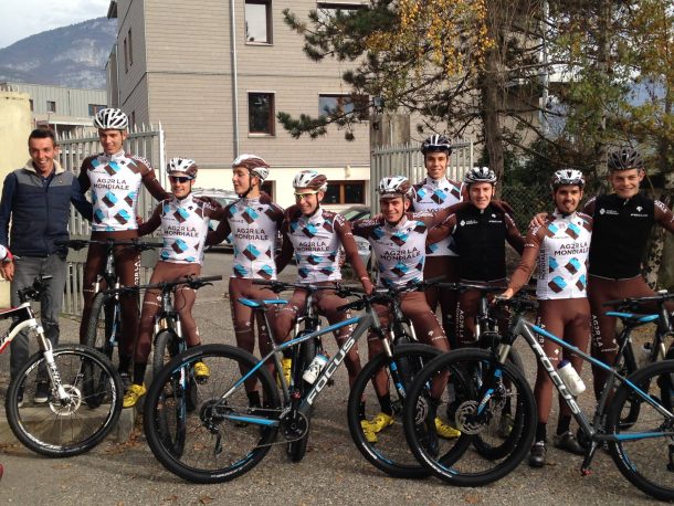 Vincent Lavenu (AG2R La Mondiale): "Rien n'est impossible !" 11 les jeunes espoirs de Chambery CF, la réserve du team AG2R (photo Vincent Terrier))