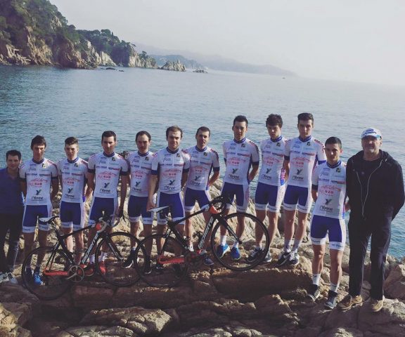 Mark Downey (VC Toucy) a des ambitions Européennes pour 2016 8 Le team VC Toucy (photo Grégoire Terrier DS)