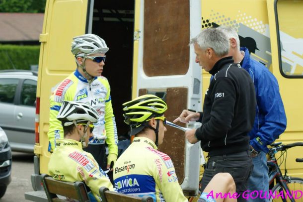 Caroline Mani sous les couleurs de l'AC Bisontine pour le France de cyclo-cross 8 anne gounad