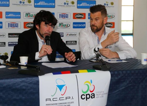 Gianni Bugno à Bruno Cornillet: "Les conditions de travail du coureur ne doivent pas être une affaire de business" 10 cpa