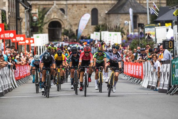 Kreiz Breizh Elites Dames: La jeune Anna Henderson, en patronne, s'adjuge la der et le général 7 frj photo
