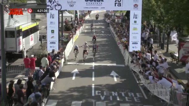 Tour du Jura: Benoit Cosnefroy devant Simone Velasco et Valentin Madouas 7 ju