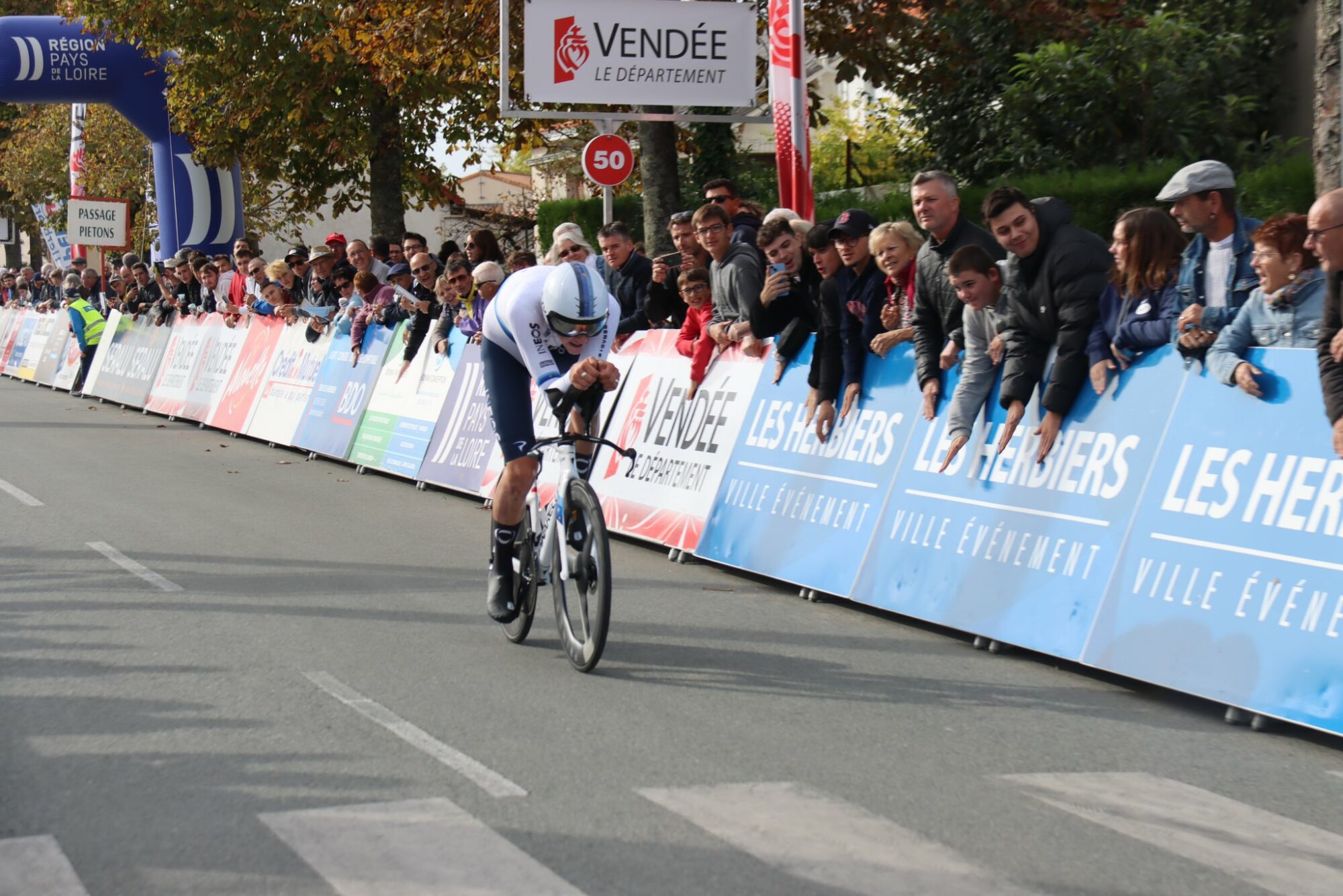 Chrono des Nations Joshua Tarling s'impose devant Remco Evenepoel