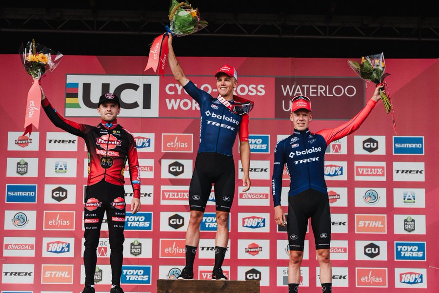 Coupe du monde de cyclo-cross: Thibau Nys en solitaire chez les hommes, Fem van Empel chez les dames 7 valoise