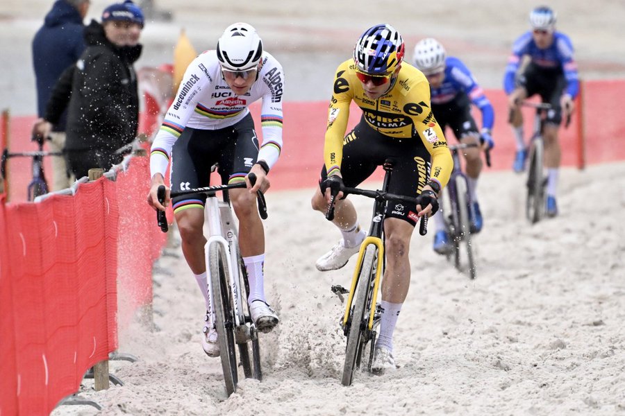 Mathieu van der Poel devance de plus d'une minute Wout van Aert pour le premier duel 7 dancing