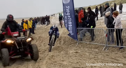 Tim Merlier remporte la Beach Race de Bredene malgré sa chute à cause d'un quad 7 quad
