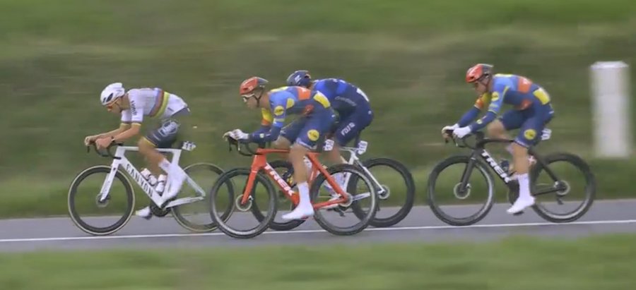Gand-Wevelgem: Mads Pedersen devance Mathieu van der Poel 7 gila