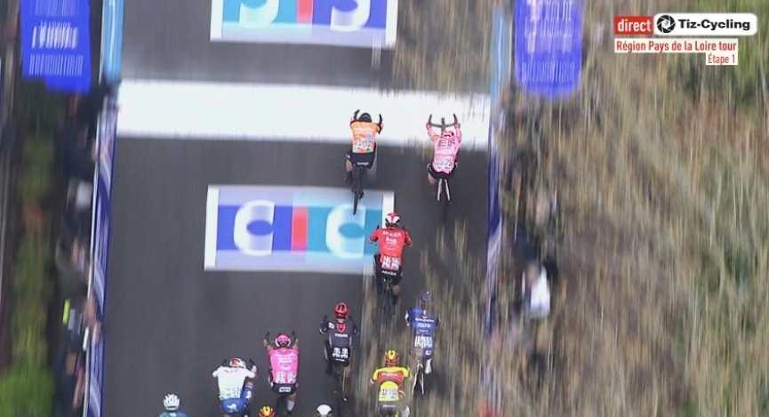 Région Pays de la Loire Tour: Marijn van den Berg de peu devant Jon Aberasturi sur la 1ère étape 7 troll