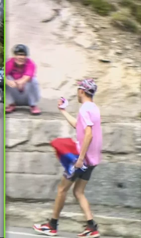 Le petit cadeau de Tadej Pogacar durant l'étape 6 dofu