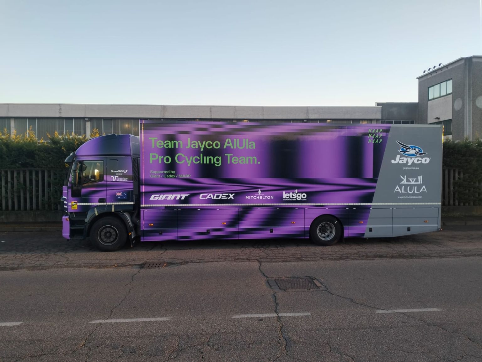 Jayco AlUla pour chaque saison: 60 000 bidons, 800 tenues, 200 vélos... 8 Jayuco