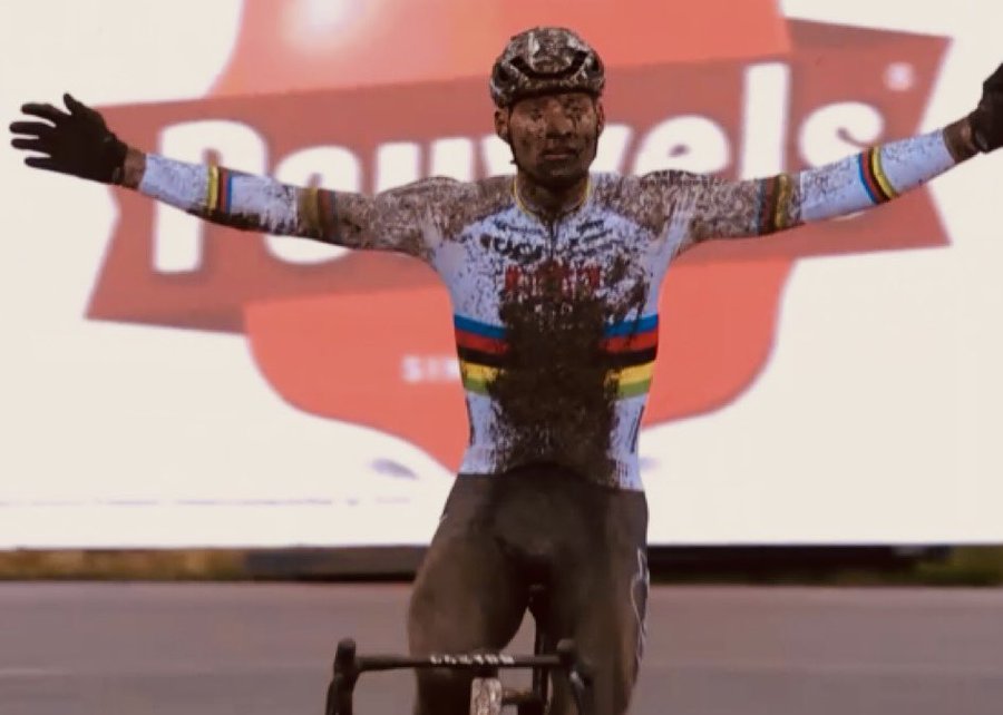 Coupe du monde à Maasmechelen: Mathieu van der Poel magistral! 8 fopea