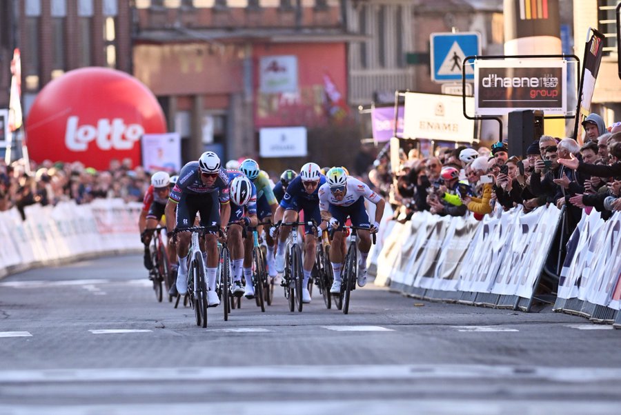 Emilien Jeannière: "Mathieu van der Poel est à un autre niveau" 7 feaus