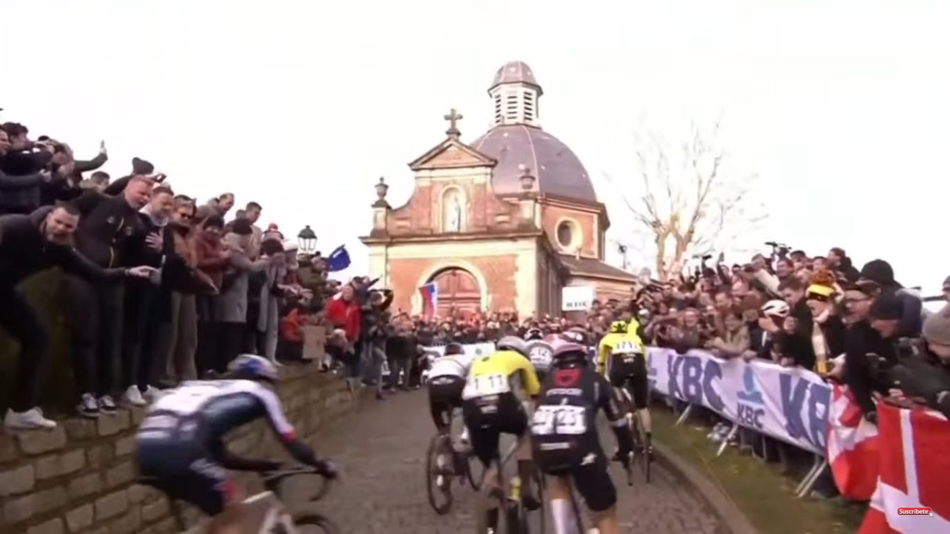 Het Nieuwsblad: Soren Waerenskjold devant Paul Magnier et Jasper Philipsen 7 grmai
